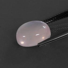 5.82カラットの天然ピンクローズクォーツ（12.3×10.1 mm・オーバルカット）