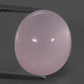 12.46カラットの天然ピンクローズクォーツ（14.2×12 mm・透明）