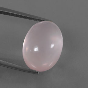 13.46カラットの天然ピンクローズクォーツ（16.2×12.1 mm・オーバルカット）