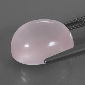 10.40カラットの天然ピンクローズクォーツ（13.9×12.1 mm・オーバルカット）