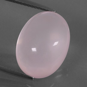 11.36カラットの天然ピンクローズクォーツ（16.1×12.2 mm・オーバルカット）