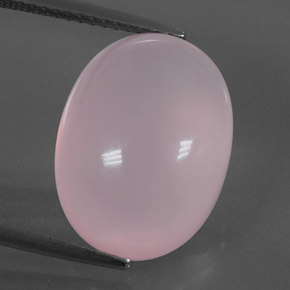 13.08カラットの天然ピンクローズクォーツ（16.1×12.1 mm・オーバルカット）