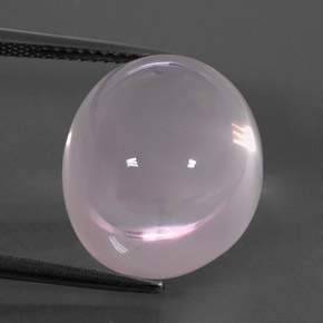 19.38カラットの天然ピンクローズクォーツ（16.6×14.4 mm・オーバルカット）