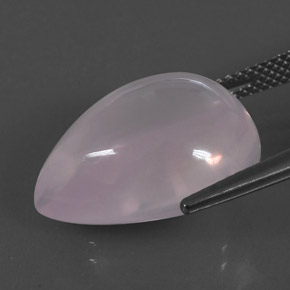 15.41カラットの天然ピンクローズクォーツ（18.4×14.5 mm・洋梨の形）