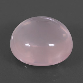 17.96カラットの天然ピンクローズクォーツ（17.2×15.9 mm・オーバルカット）