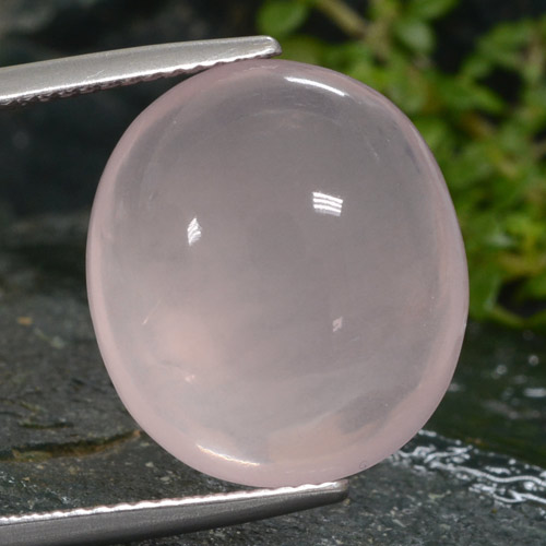 14.67カラットの天然ライトピンクローズクォーツ、オーバルカット、半透明