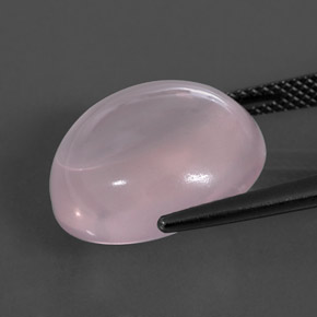 15.13カラットの天然Light Pink ローズクォーツ、オーバルカット、透明