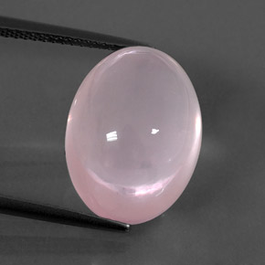 15.03カラットの天然ピンクローズクォーツ（16.1×12.1 mm・透明）