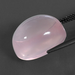 14.43カラットの天然ピンクローズクォーツ（16.2×12.2 mm・透明）