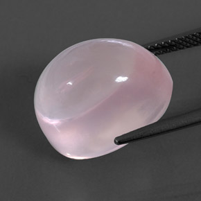 16.43カラットの天然ピンクローズクォーツ（16.1×12.2 mm・透明）