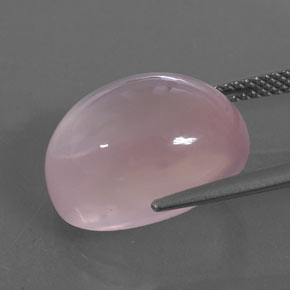 13.21カラットの天然ピンクローズクォーツ（16.3×12.2 mm・透明）