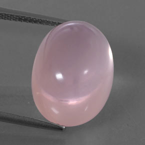 15.16カラットの天然ピンクローズクォーツ（16.1×12.1 mm・透明）