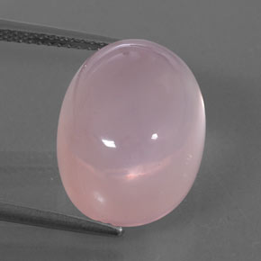 15.90カラットの天然ピンクローズクォーツ（16.2×12.2 mm・透明）