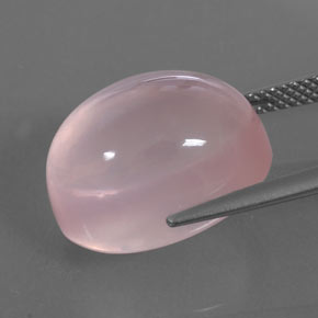 15.90カラットの天然ピンクローズクォーツ（16.2×12.2 mm・透明）