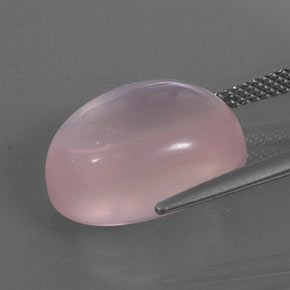 13.11カラットの天然ピンクローズクォーツ（16.2×12.2 mm・透明）