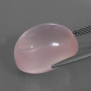 14.96カラットの天然ピンクローズクォーツ（16.1×12.2 mm・透明）