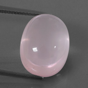 13.47カラットの天然ピンクローズクォーツ（16.1×12.2 mm・透明）