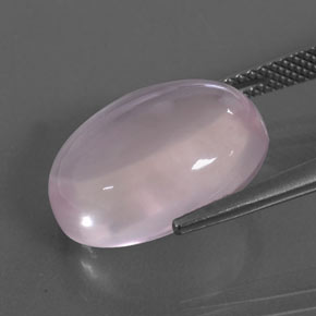 9.98カラットの天然ピンクローズクォーツ（16.2×12.1 mm・オーバルカット）