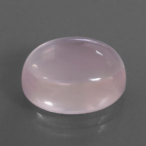 12.72カラットの天然バブルガムピンクローズクォーツ（16.2×12.2 mm・オーバルカット）