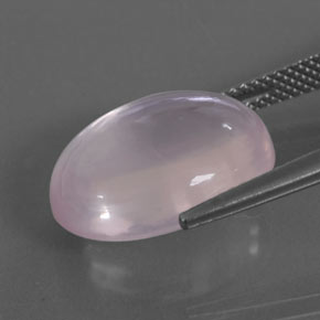 10.77カラットの天然ピンクローズクォーツ（16.2×12.2 mm・オーバルカット）