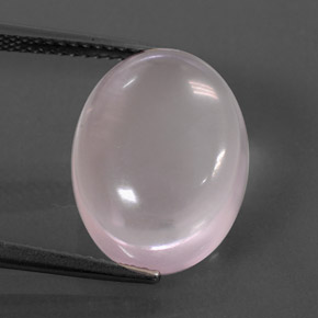 10.39カラットの天然ピンクローズクォーツ（16.1×12.1 mm・オーバルカット）
