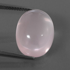 12.42カラットの天然ピンクローズクォーツ（16.2×12.2 mm・透明）