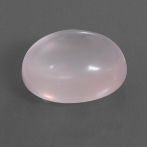 12.42カラットの天然ピンクローズクォーツ（16.2×12.2 mm・透明）