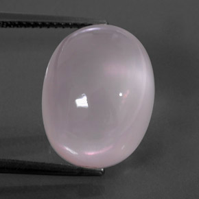 13.60カラットの天然ピンクローズクォーツ（16.1×12.2 mm・透明）