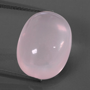 11.86カラットの天然ピンクローズクォーツ（16.1×12.2 mm・透明）