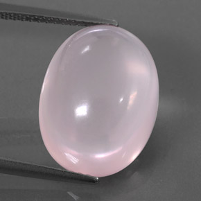 12.20カラットの天然ピンクローズクォーツ（16.3×12.2 mm・透明）