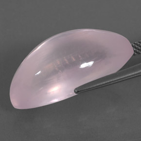 17.37カラットの天然Light Pink ローズクォーツ（22.6×12 mm・透明）