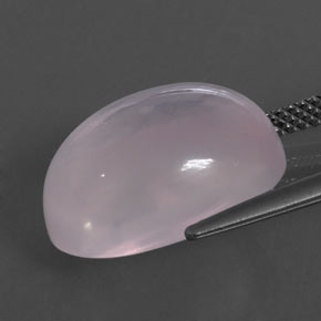 11.87カラットの天然ピンクローズクォーツ（16.2×12.1 mm・オーバルカット）