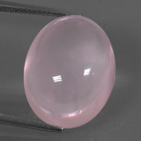21.94カラットの天然ピンクローズクォーツ（19.5×15.2 mm・オーバルカット）