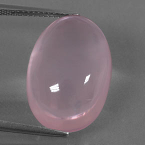 19.69カラットの天然ローズピンクローズクォーツ（20.3×13.8 mm・オーバルカット）