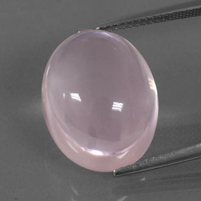 16.43カラットの天然ピンクローズクォーツ（17.5×13.8 mm・オーバルカット）