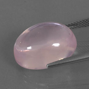 16.43カラットの天然ピンクローズクォーツ（17.5×13.8 mm・オーバルカット）