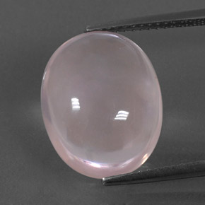 9.15カラットの天然ピンクローズクォーツ（15.6×12.7 mm・オーバルカット）