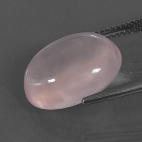 9.15カラットの天然ピンクローズクォーツ（15.6×12.7 mm・オーバルカット）