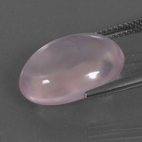 9.87カラットの天然ピンクローズクォーツ（16.7×12.7 mm・オーバルカット）