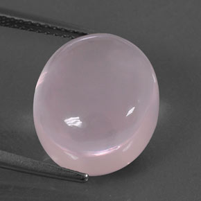 10.27カラットの天然ピンクローズクォーツ（14.1×12.2 mm・オーバルカット）