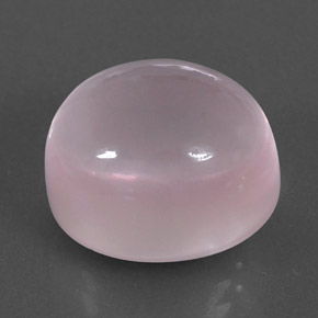 13.17カラットの天然ピンクローズクォーツ（14.2×12.2 mm・オーバルカット）