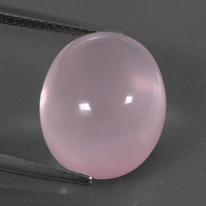 11.30カラットの天然ピンクローズクォーツ（14.2×12.1 mm・オーバルカット）