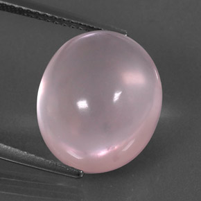 11.24カラットの天然ピンクローズクォーツ（14.2×12.1 mm・オーバルカット）