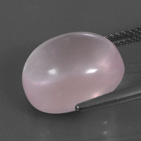 11.24カラットの天然ピンクローズクォーツ（14.2×12.1 mm・オーバルカット）