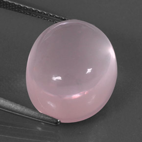 12.24カラットの天然ピンクローズクォーツ（14.2×12.2 mm・オーバルカット）