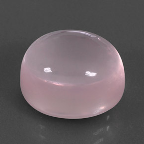 12.24カラットの天然ピンクローズクォーツ（14.2×12.2 mm・オーバルカット）