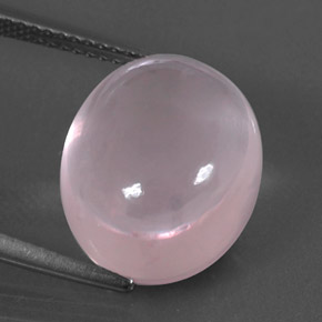 11.24カラットの天然ピンクローズクォーツ（14.2×12.2 mm・オーバルカット）