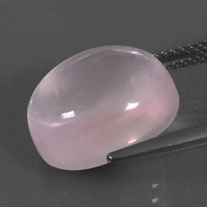11.24カラットの天然ピンクローズクォーツ（14.2×12.2 mm・オーバルカット）
