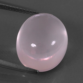 11.59カラットの天然ピンクローズクォーツ（14.2×12.2 mm・オーバルカット）