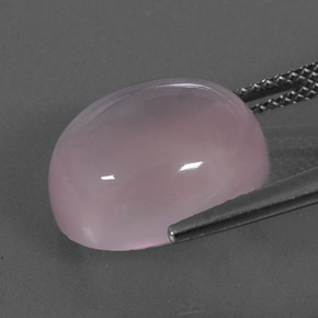9.83カラットの天然ピンクローズクォーツ（14.2×12.1 mm・オーバルカット）
